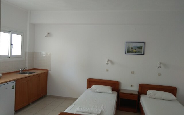 Lemon Grove Hotel and Studios