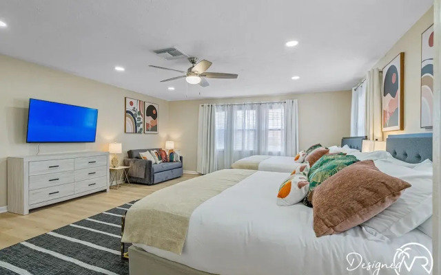 8 BR Heated Pool & Soccer Field