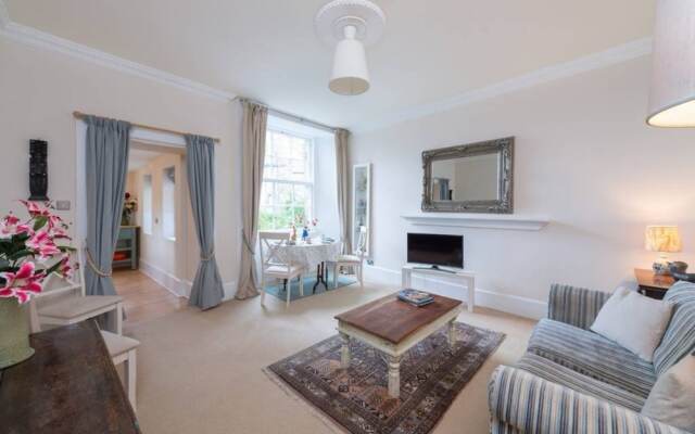 1 Bedroom Apartment in New Town