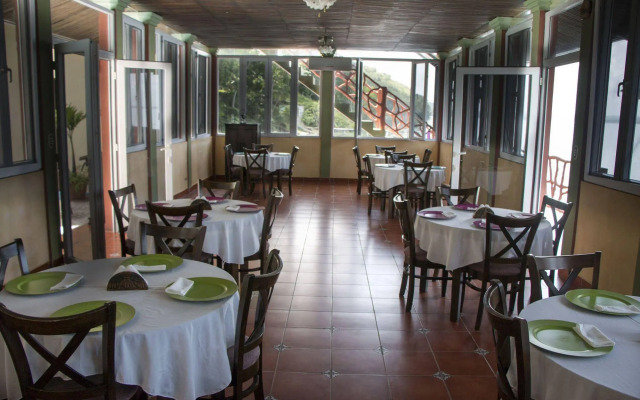 Hotel La Ribiera del Lago Peten Itza