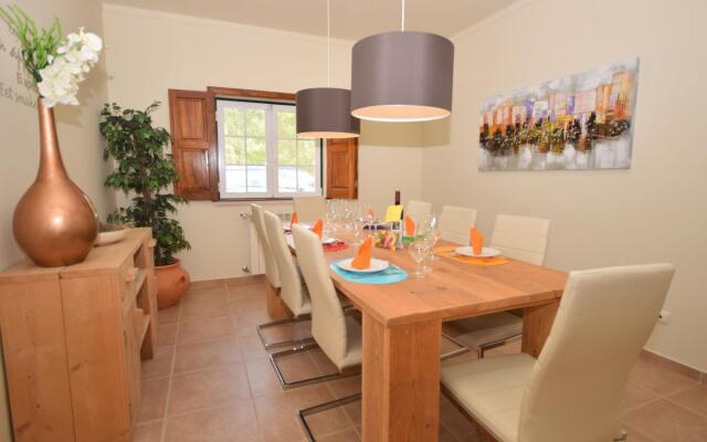 Luxurious Villa in Caldas da Rainha With Pool