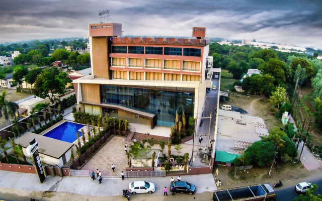 Jalashray Resort