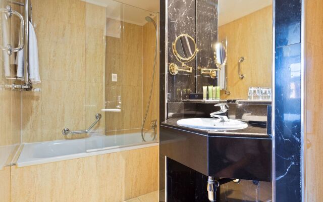 Melia White House Apartments