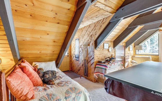 10 Mi to Lake Tahoe Beaches: Home w/ Pool Table