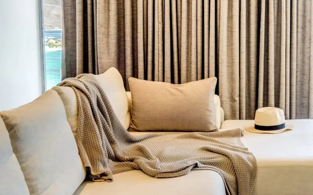 Chic Apartment w Amazing Views Dunmore Luxe
