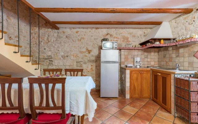 Country House Apartments