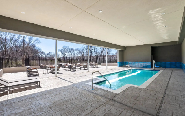 La Quinta Inn & Suites by Wyndham DeSoto