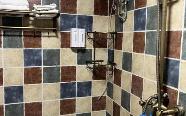 Lianju |· Dai - style Riverside Holiday Homestay (Gaozhuang Starlight Night Market Store) – Bathroom – Xishuangbanna