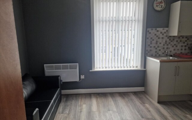 Impeccable 3-bed Apartment in Bradford to Explore
