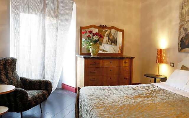B&B FlairHouse