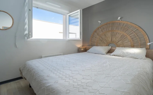 Villa in Valras-plage Near Sandy Beach