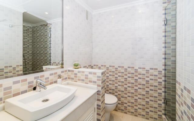 HB - Comfortable Beachfront Holiday Apartment