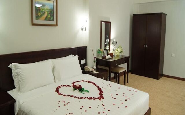 Green Leaf Hotel