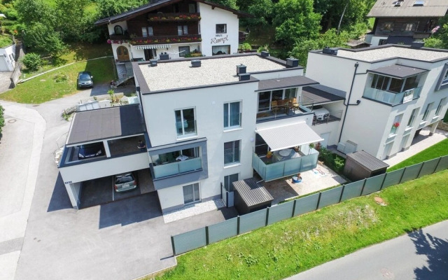 Finest Penthouse Waterside Zell am See