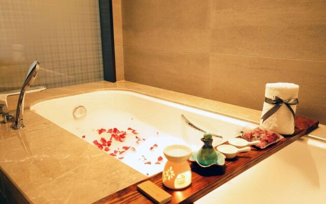 KuanRong Luxury Suites Hotel - Daping Times Square