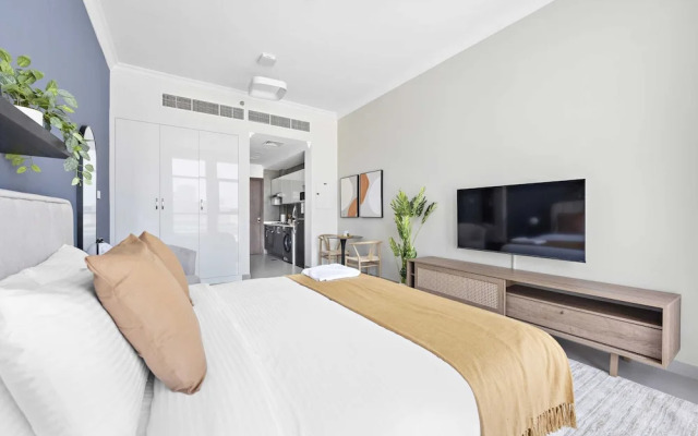 Silkhaus Pool Gym Beautiful Studio Art Gardens