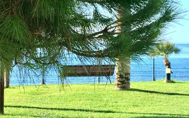 MI CAPRICHO B17 Beachfront Apartment