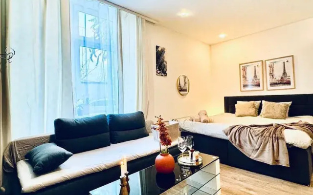 Central King Studio Downtown Area