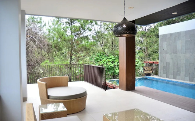 Anindya Hill View 7BR Villa a Private Heated Pool