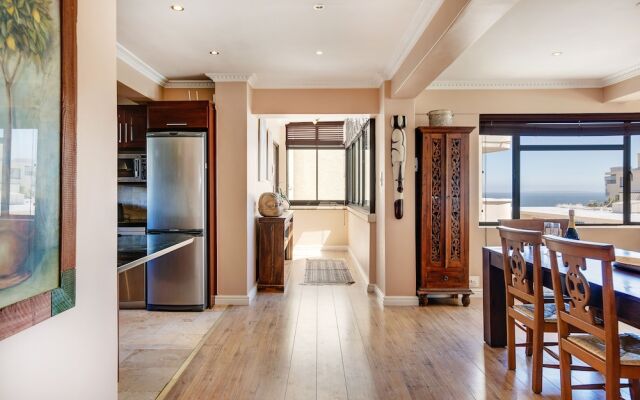 Kingsgate Penthouse 54