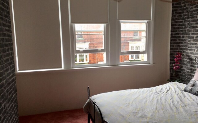 BUDGET Bourke st Studios