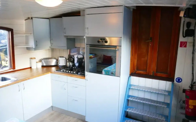 Boat apartment Rotterdam Hoop