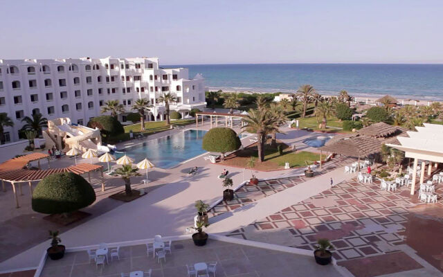 Thapsus Beach Resort