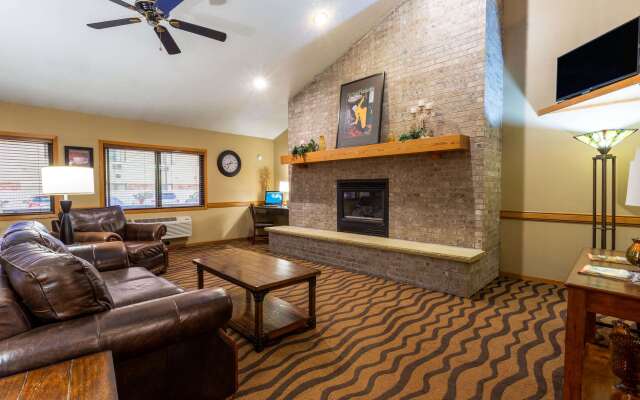 AmericInn by Wyndham Hartford WI