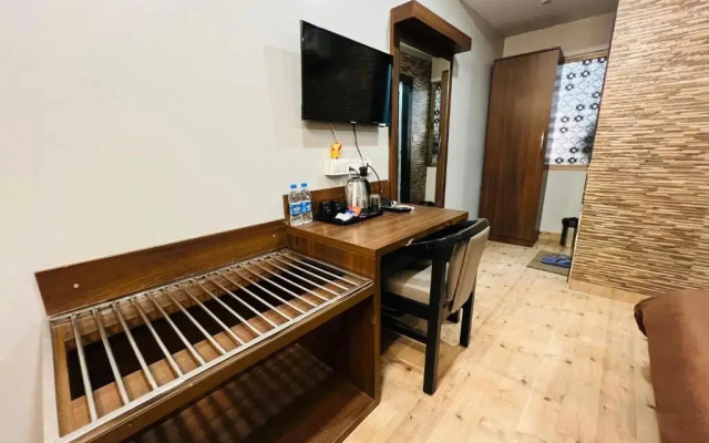 Hotel Sabera by OYO Rooms