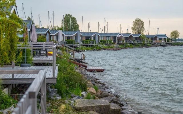 Modern Chalet With Dishwasher on the Markermeer