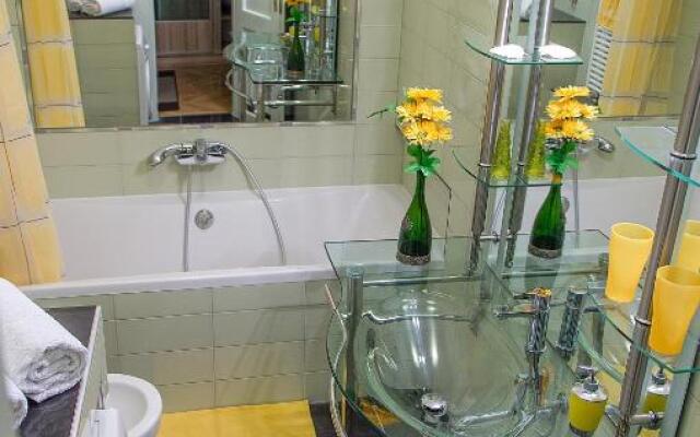 The Fashion Street Apartments