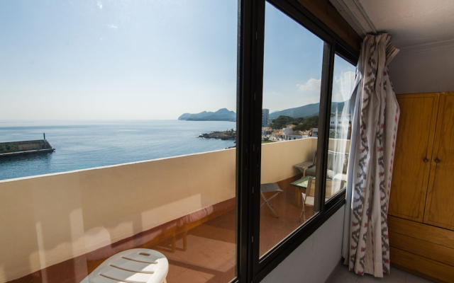 Hostal Port Corona