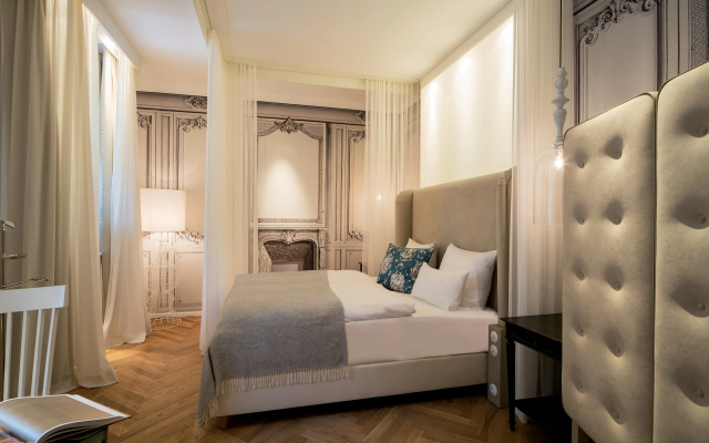 LA Maison Hotel