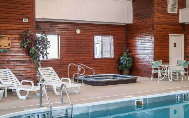 Quality Inn & Suites Boonville - Columbia