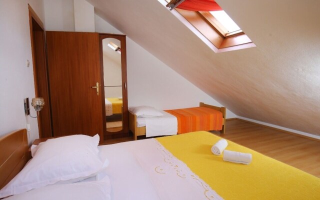 Neda - Perfect Location & Free Parking - A3
