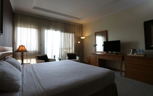 Kuwait Hyatt Hotel & Suites