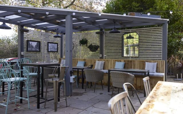 Holmfield Arms
