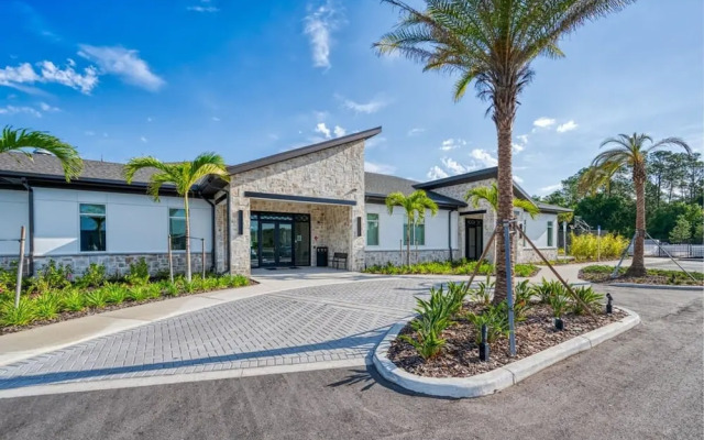 Stunning Themed Home Private Pool Ideal Location