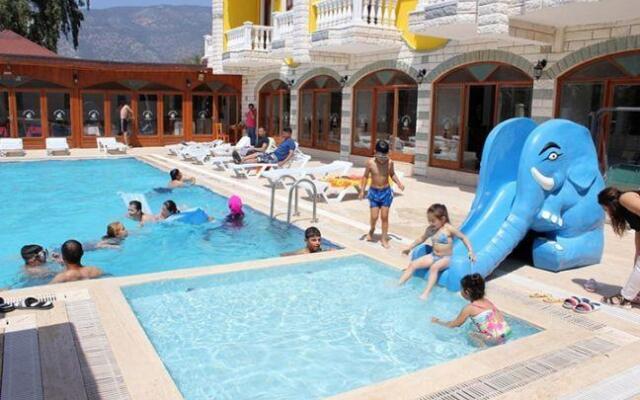 Amelas Hotel