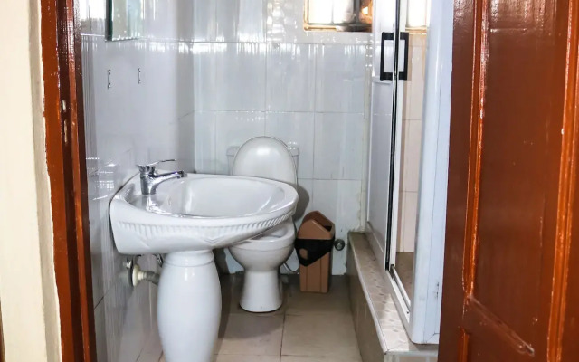 Vis-A-Vis Hotel