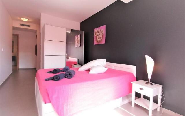 Paraiso Sol Rocha Luxurious beach apartment