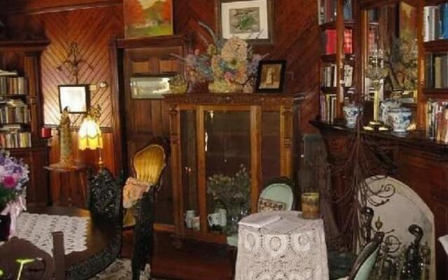 The Washington Irving Inn