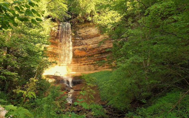 Pictured Rocks Inn & Suites