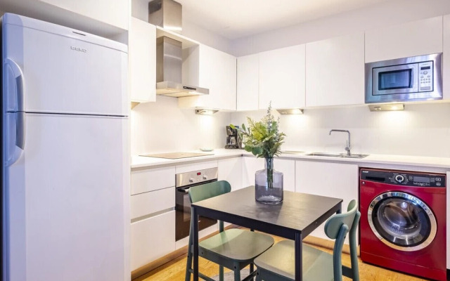 Modern Flat With Balcony Near Uniq Istanbul