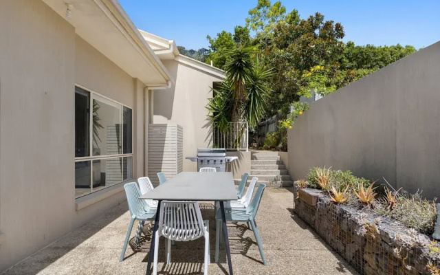 Spacious 4-bed Family Retreat With Pool