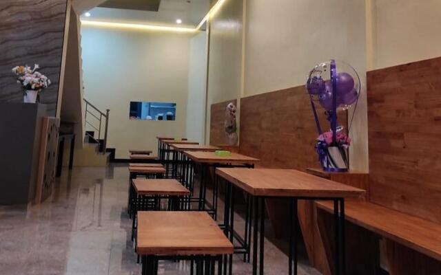 RedDoorz Plus near Ramayana Pematangsiantar