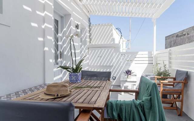 Akrotiri Cycladic Suites