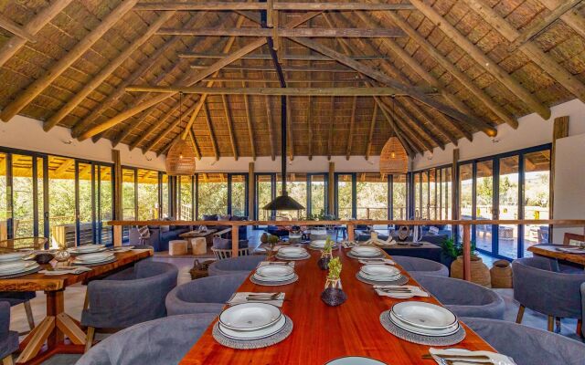 Barefoot Addo Elephant Lodge