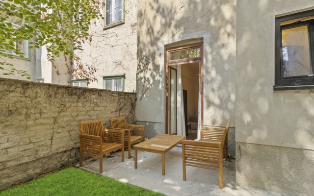 Stylish Apartments near AKH