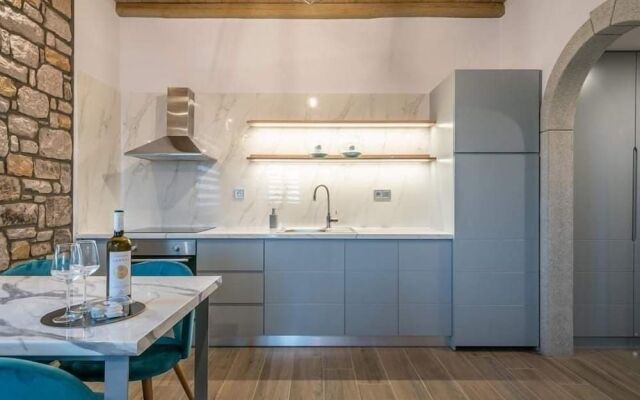 Lithoessa Traditional Rooms
